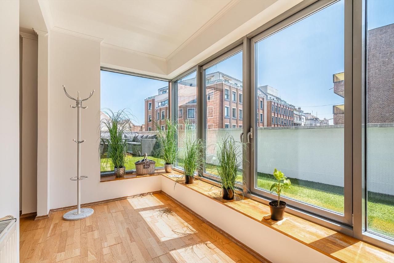 Penthouse Three Bedrooms, Three Balconies Apartment With Free Parking In Kiraly Street Budapest Exteriör bild